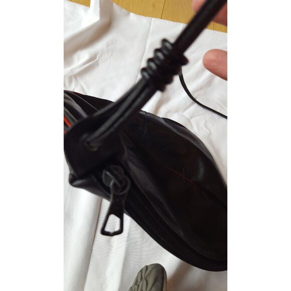 Vintage BETTINA Black with Red Piping‎ Leather purse, EUC, size small - Picture 4 of 12